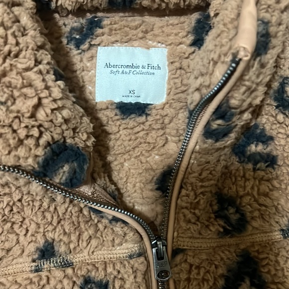 ABERCROMBIE | Sherpa jacket size XS - Picture 2 of 2